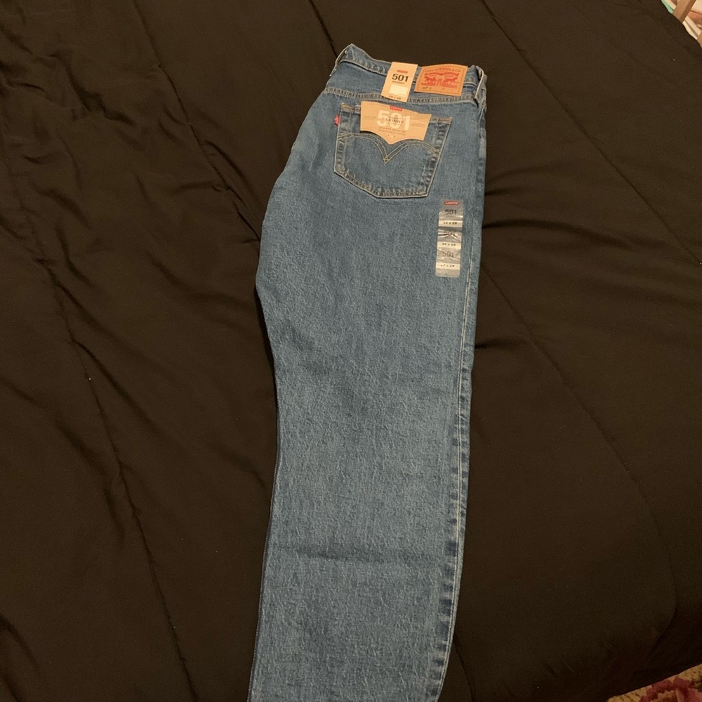 Authentic Levi skinny jeans. Never worn.